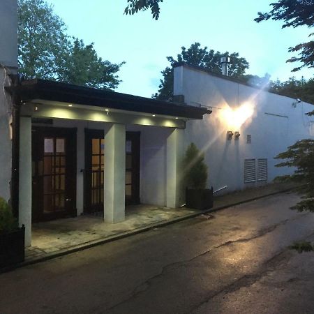 Cedar Tree Hotel Rugeley Esterno foto