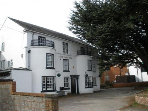 Cedar Tree Hotel Rugeley Esterno foto