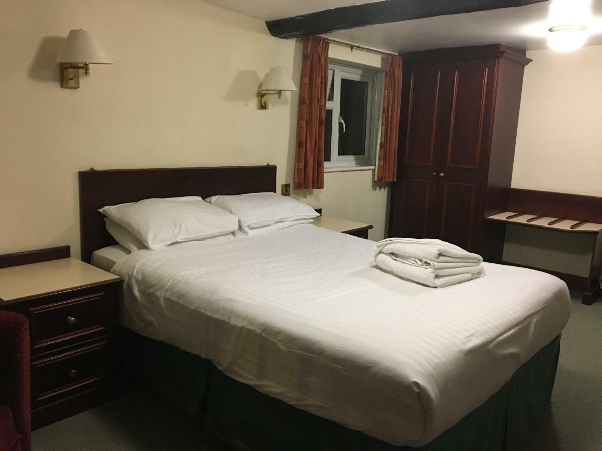 Cedar Tree Hotel Rugeley Esterno foto