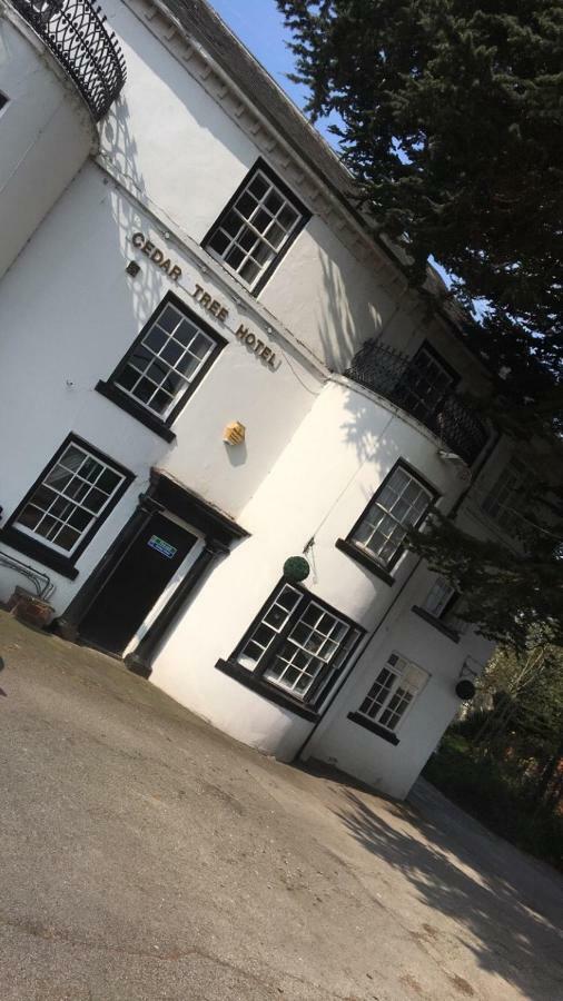 Cedar Tree Hotel Rugeley Esterno foto